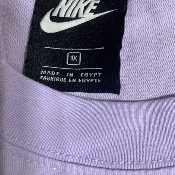 NIKE Shirt - Picture 2 of 2